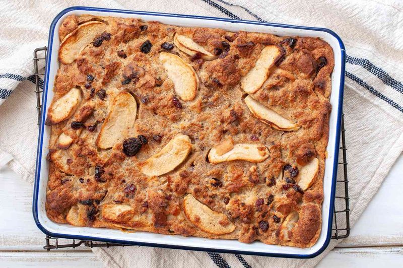 Apple Cinnamon Bread Pudding Casserole