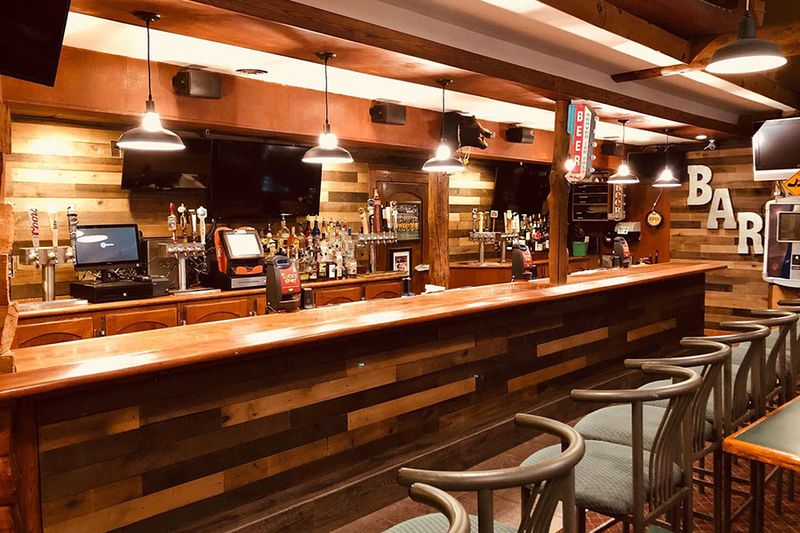 Aspen Restaurant: Cabin Vibes and Coconut Chicken