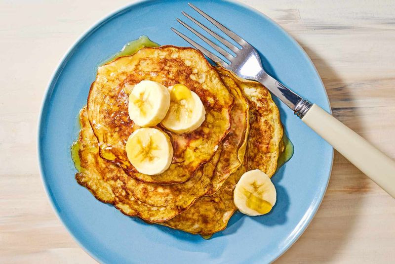 Banana Pancakes (2-Ingredient Hack)