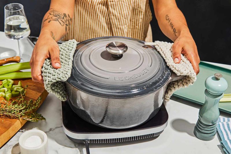 Cast Iron Dutch Oven
