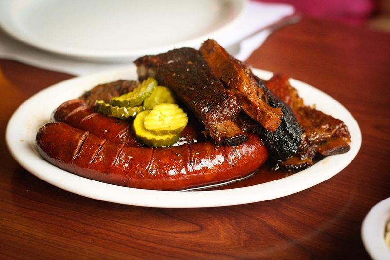 Dr. Hogly Wogly's Tyler Texas BBQ: Valley Legend
