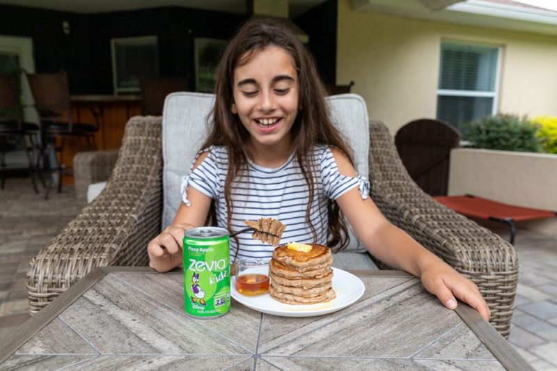Fluffy Apple Cinnamon Pancakes