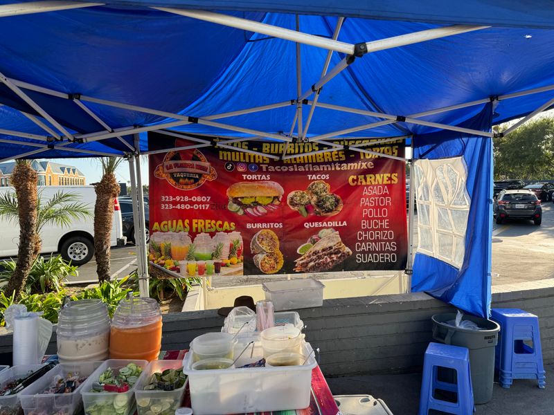 La Flamita Mixe Taco Stand
