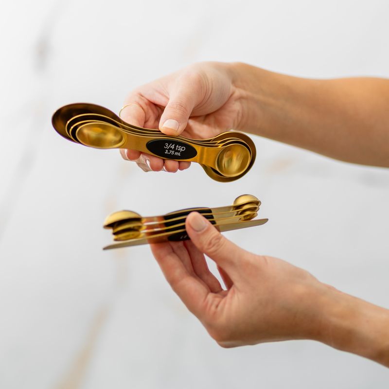 Magnetic Measuring Spoons: Organized Measuring
