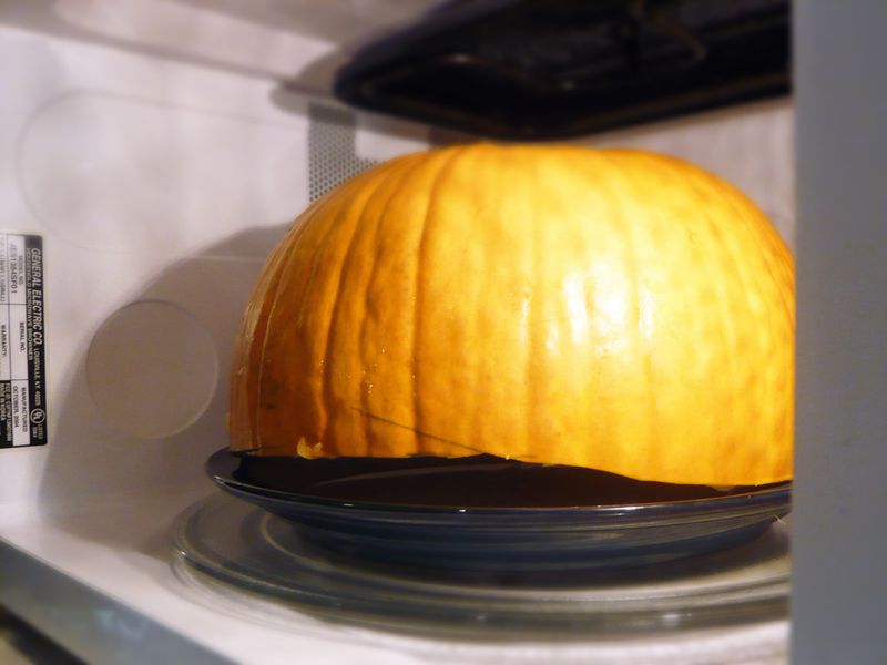 Microwave Pumpkin Peeling Shortcut