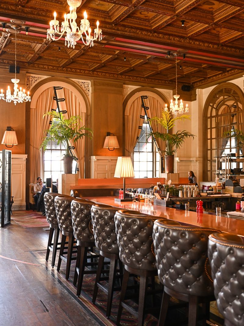 OAK Long Bar + Kitchen (Boston)