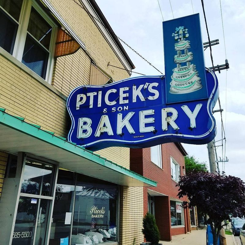 Pticek & Son Bakery
