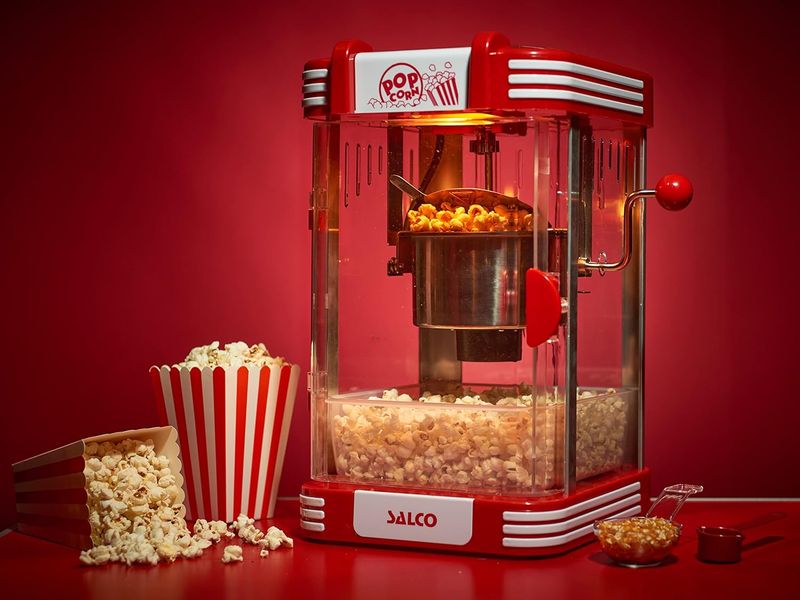 Retro Popcorn Makers / Vintage-Style Snack Makers