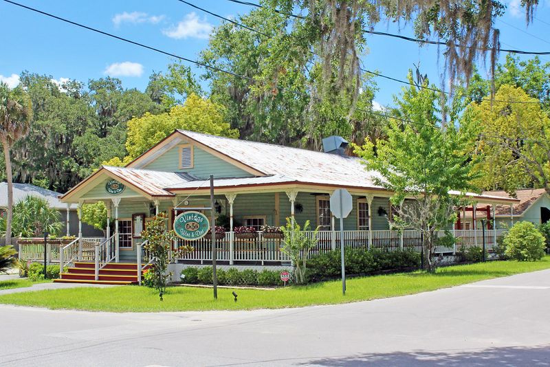 Vintage on 5th — Crystal River