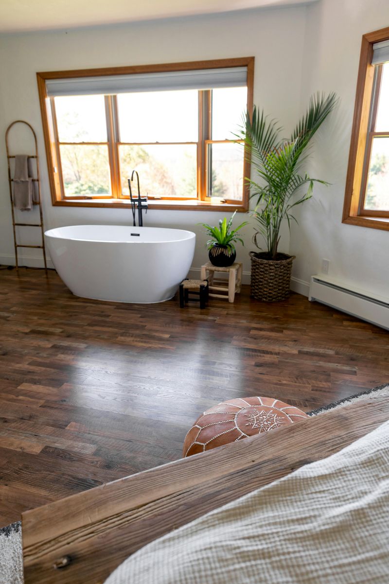 Clutter-Free Bathroom