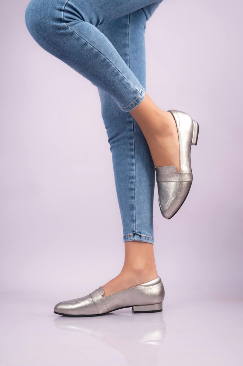 Cropped Ankle-Length Jeans