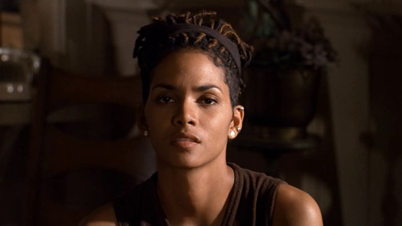 Halle Berry – Die Another Day (2002)