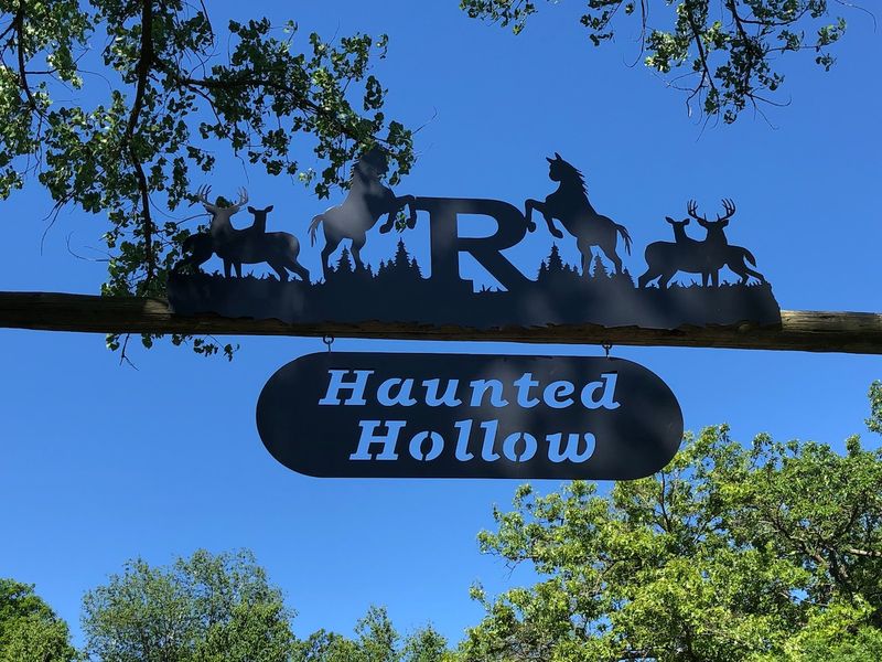 Haunted Hollow Lodge, Arcadia, Wisconsin