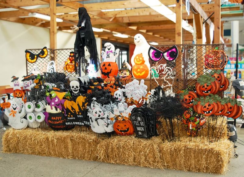 Silhouette Yard Stakes