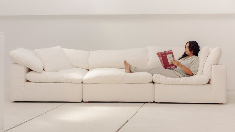 Sundays Movie Night Sofa: Cinema-Worthy Comfort at Home