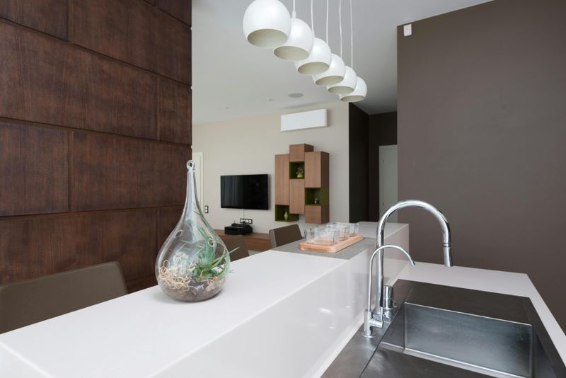 Surfaces Stay Clear and Clutter-Free
