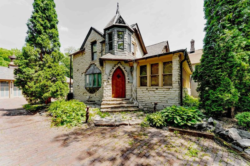 The Manor – Master Chamber, Saint Paul, Minnesota