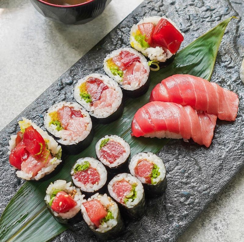 Akasaka Sushi Korean Japanese Restaurant (Orlando)