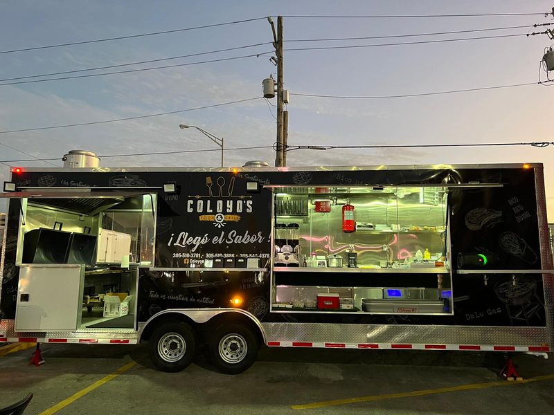Coloyos Food and Grill, Miami