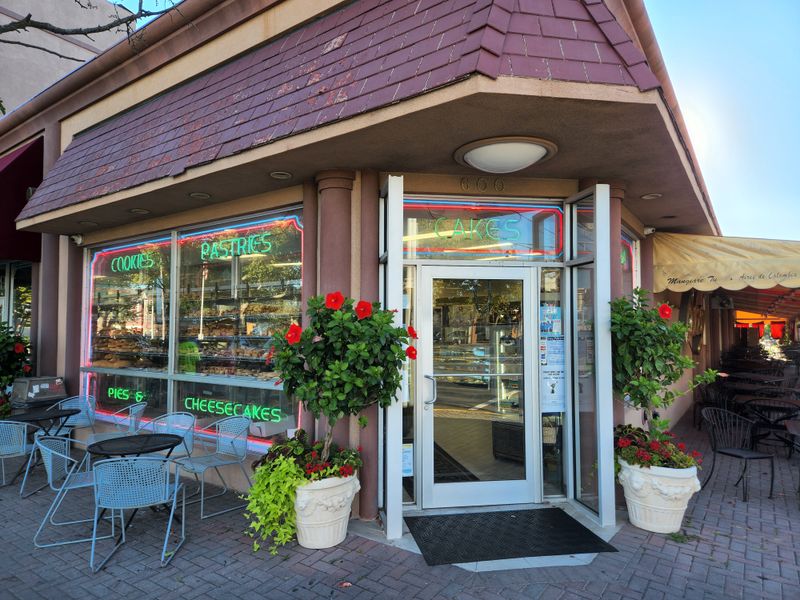 Del Ponte's Bakery — Bradley Beach, NJ