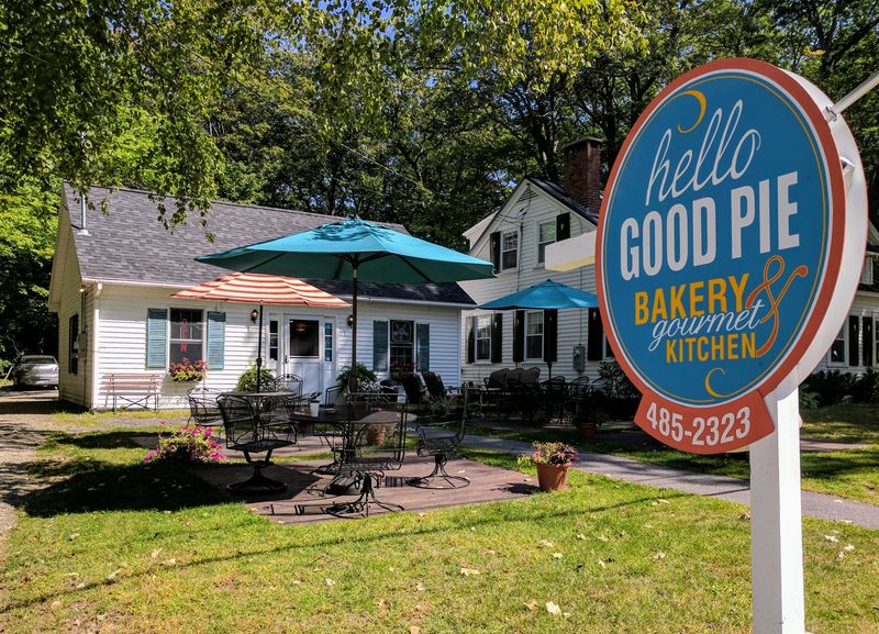 Hello Good Pie, Belgrade Lakes