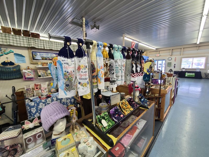 Jamie’s Flea Market (South Amherst, OH)