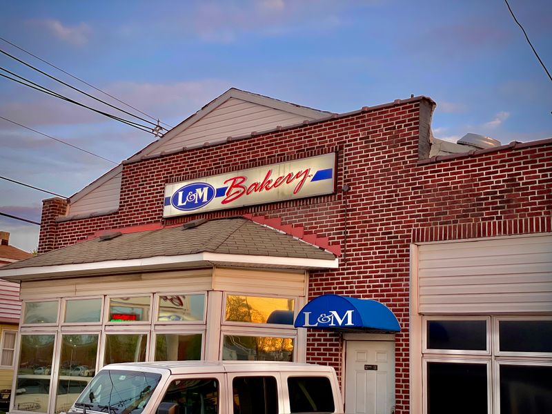 L & M Bakery — Delran, NJ