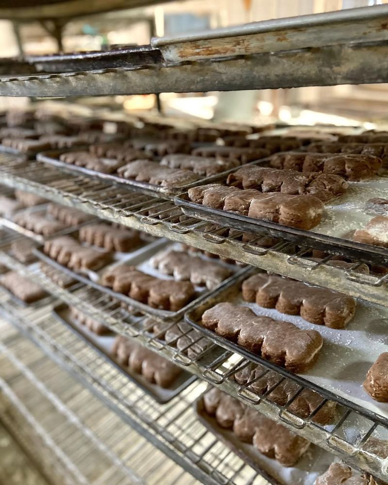 LeJeune’s Bakery (Jeanerette, Louisiana)