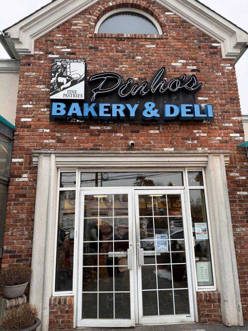 Pinho's Bakery — Roselle, NJ