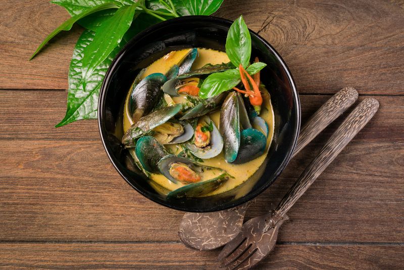 Coconut Curry Mussels
