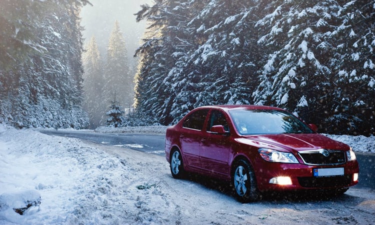 Items You Need In Your Car In The Winter