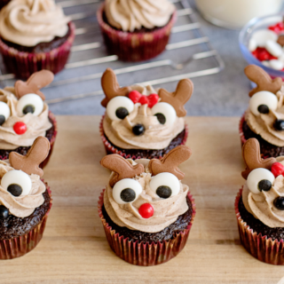 Reindeer Cupcakes with Cinnamon Cream Cheese Frosting