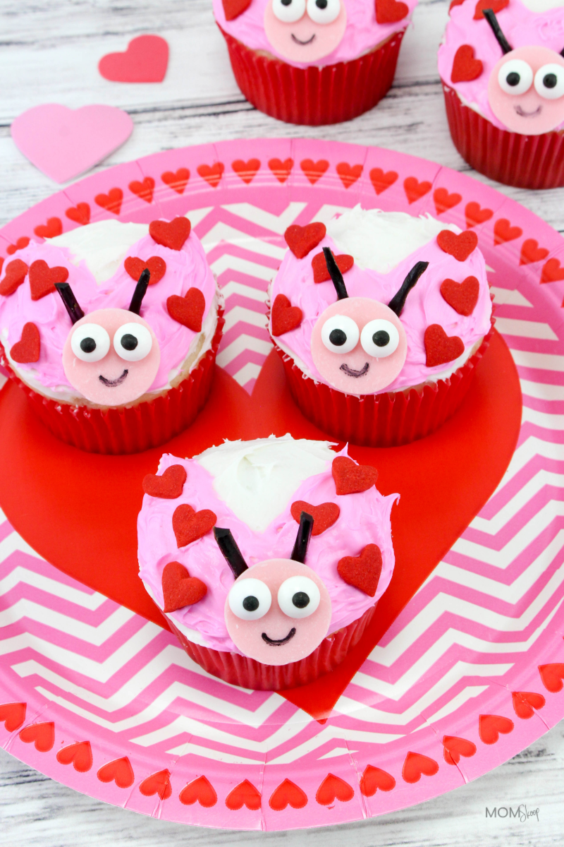 Love Bug Cupcakes - Adorable Lady Bugs perfect for Valentine's! - MomSkoop