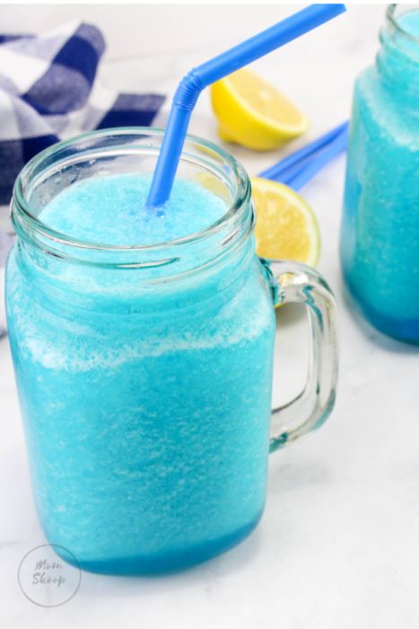 Disney Frozen Treats featured by top US Disney blogger, Marcie and the Mouse: image of Blue Frozen Party Punch
