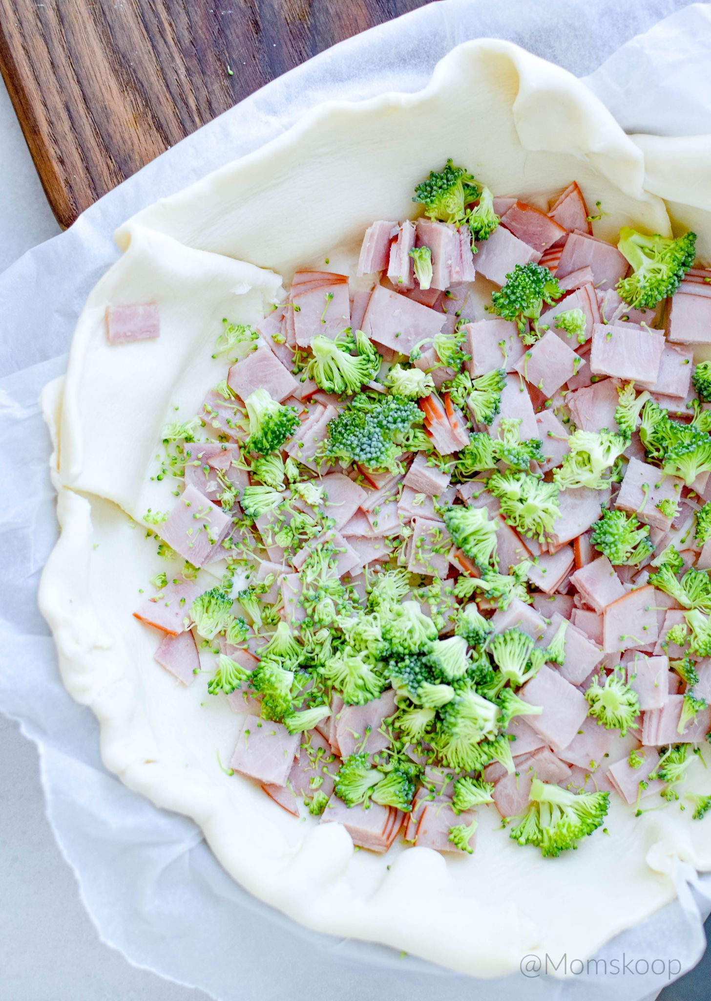 Quiche Puff Pastry with ham and broccoli