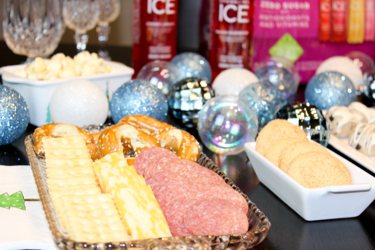 How to Set Up A Christmas Grazing Table with Sparkling Ice - MomSkoop