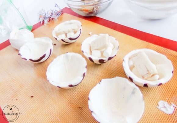 Hot Chocolate Bombs with Peanut Butter Candy - MomSkoop