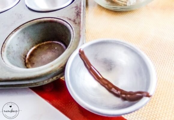 Hot Chocolate Bombs with Peanut Butter Candy - MomSkoop