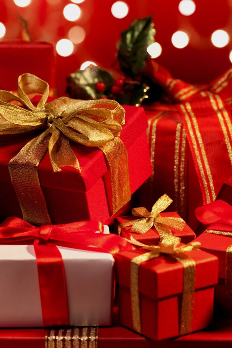 Holiday Gift Guide for Tweens