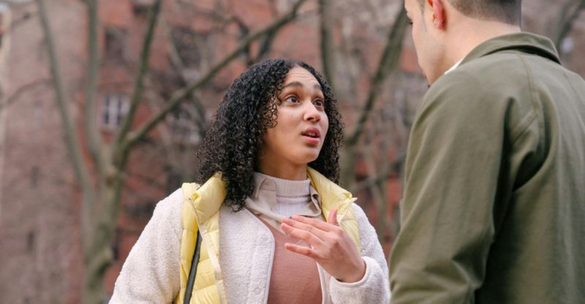 11 Ways to Spot a Partner Who's Emotionally Unavailable