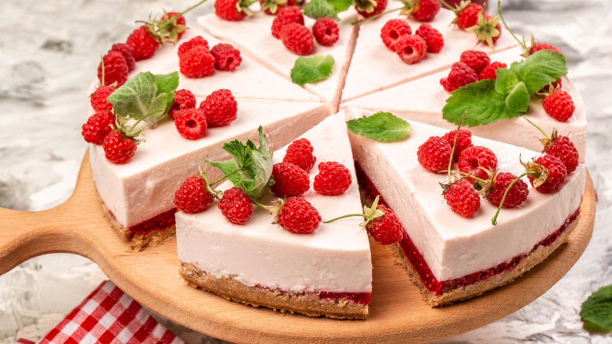 11 Simple Cakes That Impress Without the Fuss