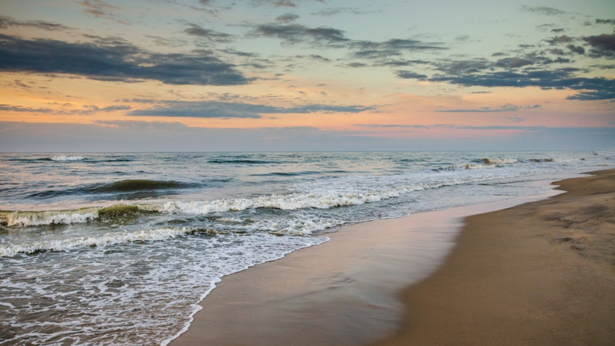 11 Underrated Beach Towns Families Love Returning To