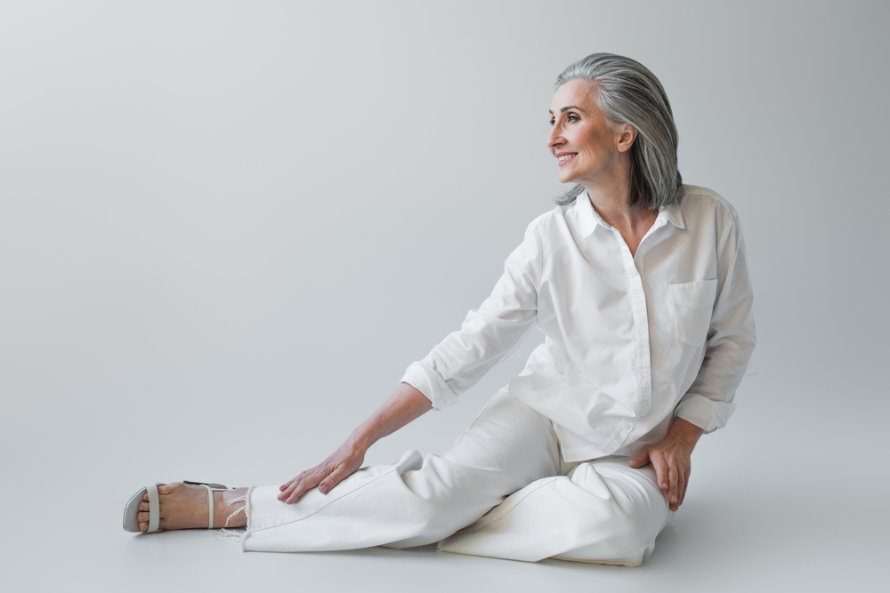 10 Stylish Ways to Rock White Linen in Your 40s and Beyond