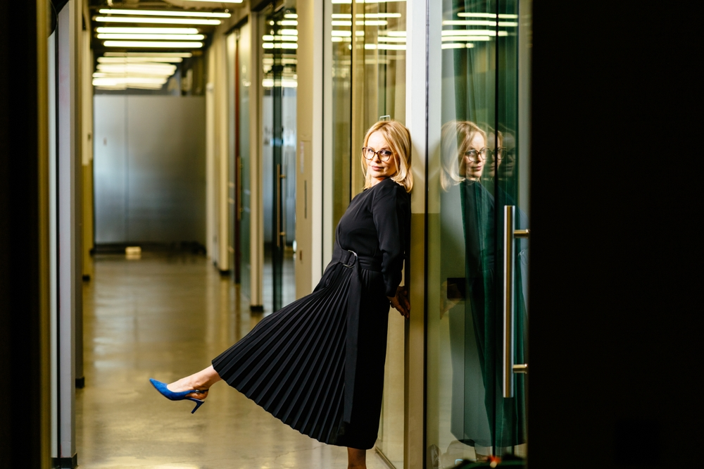 10 Black Outfits for Women Over 50 That Redefine Timeless Chic