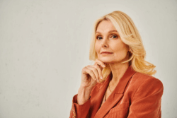13 Things Chic Women Over 50 Know Never to Wear