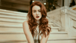 10 Reasons Smart Women Ignore Red Flags They Clearly See