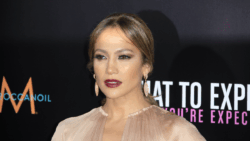 15 Celebrities Over 50 Who Look Better Than Ever