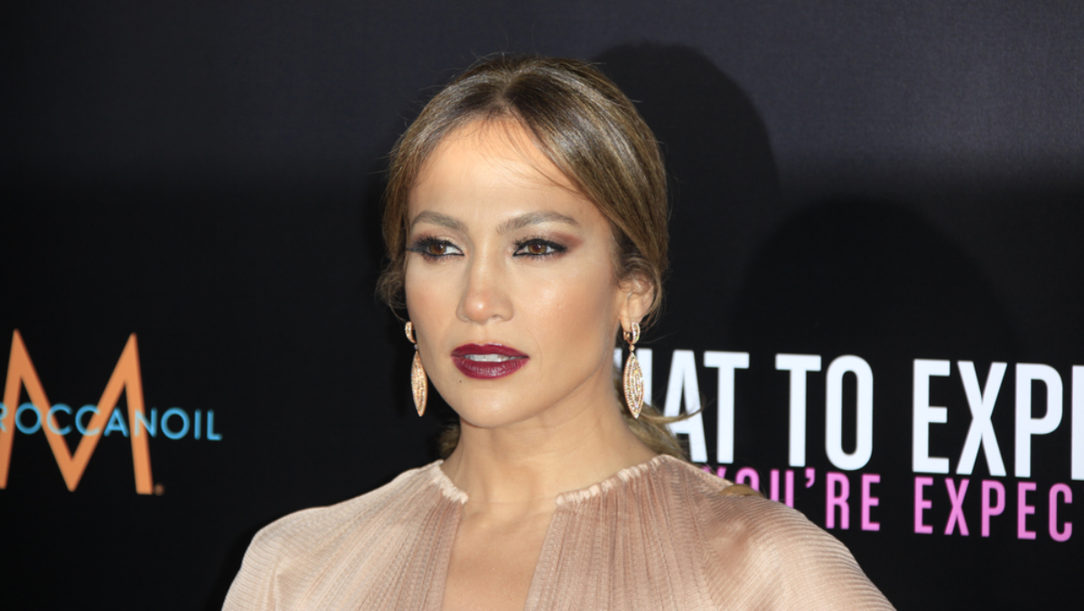 15 Celebrities Over 50 Who Look Better Than Ever