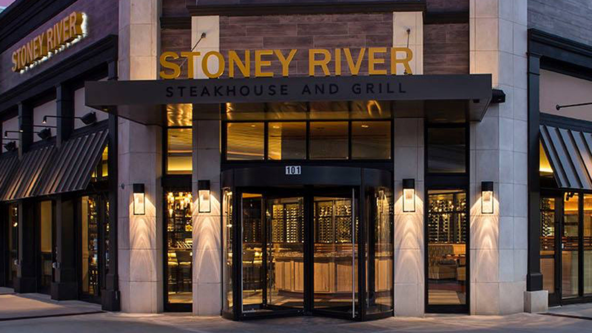 8 Beloved Illinois Steakhouses That Stand the Test of Time
