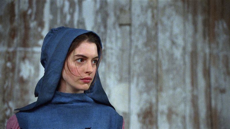 Anne Hathaway Sheds Princess Image in 'Les Misérables'